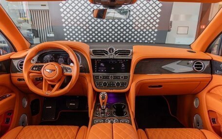 Bentley Bentayga I, 2025 год, 62 000 000 рублей, 8 фотография