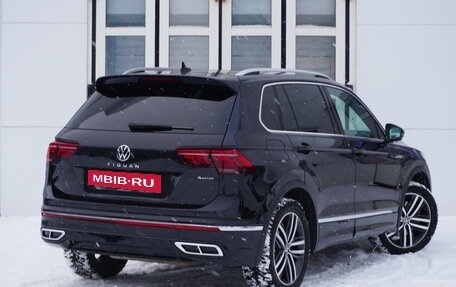 Volkswagen Tiguan II, 2020 год, 4 380 000 рублей, 2 фотография