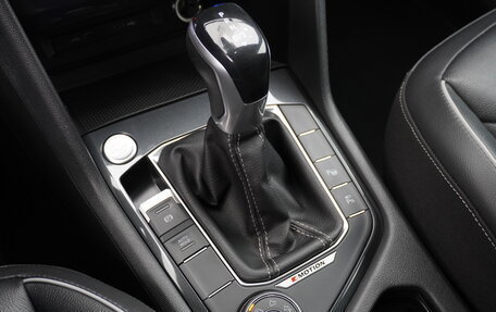 Volkswagen Tiguan II, 2020 год, 4 380 000 рублей, 19 фотография