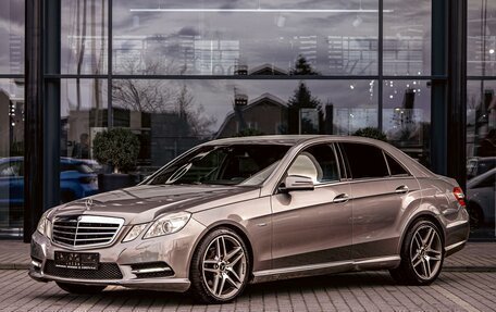 Mercedes-Benz E-Класс, 2012 год, 1 695 000 рублей, 1 фотография