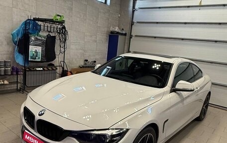 BMW 4 серия, 2018 год, 3 050 000 рублей, 2 фотография