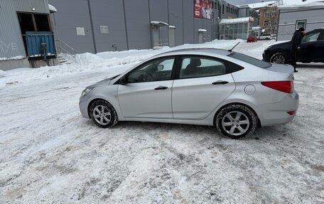 Hyundai Solaris II рестайлинг, 2013 год, 595 000 рублей, 26 фотография