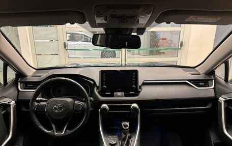 Toyota RAV4, 2021 год, 4 110 000 рублей, 12 фотография