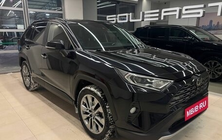 Toyota RAV4, 2021 год, 4 110 000 рублей, 3 фотография