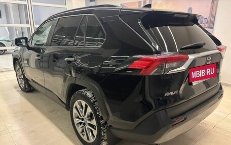 Toyota RAV4, 2021 год, 4 110 000 рублей, 6 фотография