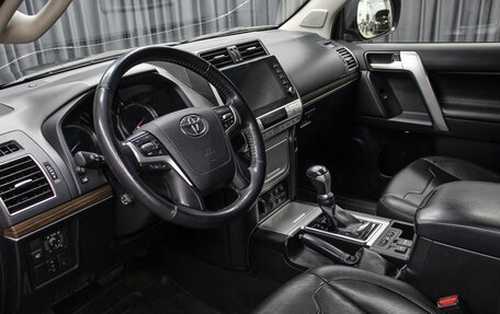 Toyota Land Cruiser Prado 150 рестайлинг 2, 2021 год, 6 498 000 рублей, 16 фотография