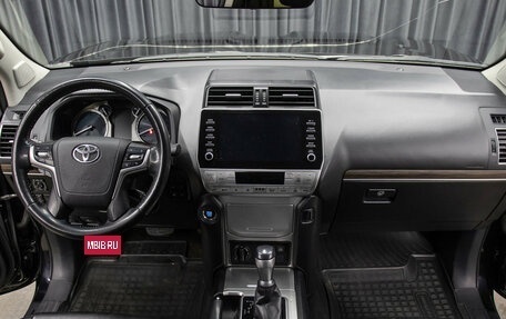 Toyota Land Cruiser Prado 150 рестайлинг 2, 2021 год, 6 498 000 рублей, 14 фотография