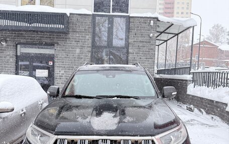 Toyota Land Cruiser Prado 150 рестайлинг 2, 2018 год, 5 000 000 рублей, 1 фотография