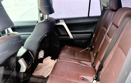 Toyota Land Cruiser Prado 150 рестайлинг 2, 2018 год, 5 000 000 рублей, 5 фотография