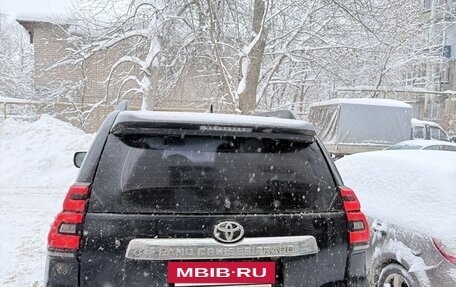 Toyota Land Cruiser Prado 150 рестайлинг 2, 2018 год, 5 000 000 рублей, 4 фотография