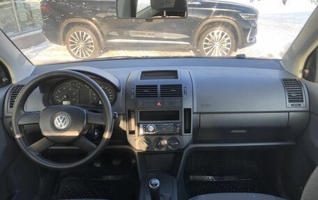 Volkswagen Polo IV рестайлинг, 2003 год, 350 000 рублей, 10 фотография