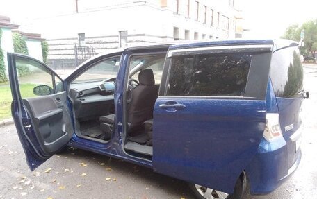 Honda Freed I, 2013 год, 1 389 000 рублей, 7 фотография