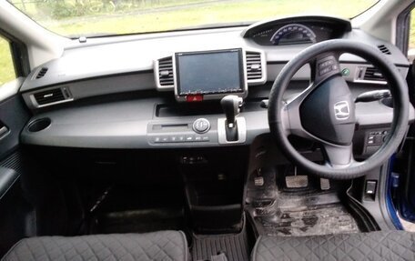 Honda Freed I, 2013 год, 1 389 000 рублей, 19 фотография