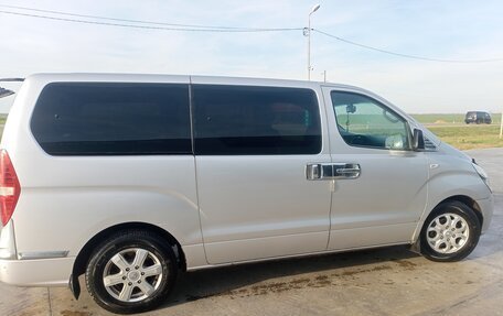 Hyundai Grand Starex Grand Starex I рестайлинг 2, 2010 год, 1 530 000 рублей, 1 фотография