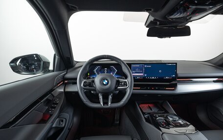 BMW 5 серия, 2024 год, 8 990 000 рублей, 13 фотография