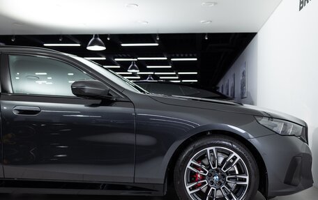 BMW 5 серия, 2024 год, 8 990 000 рублей, 33 фотография