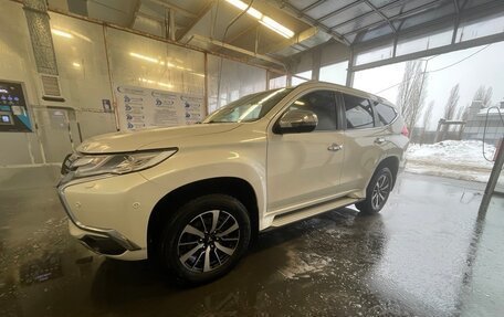 Mitsubishi Pajero Sport III рестайлинг, 2018 год, 3 300 000 рублей, 3 фотография