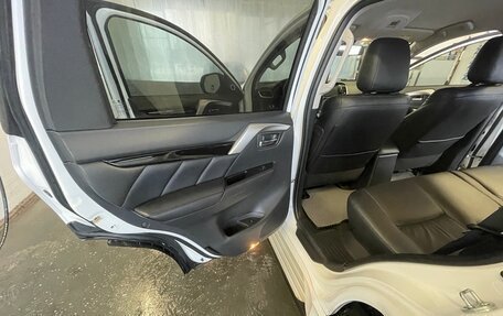 Mitsubishi Pajero Sport III рестайлинг, 2018 год, 3 300 000 рублей, 10 фотография