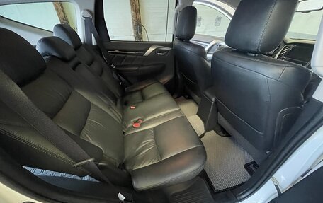 Mitsubishi Pajero Sport III рестайлинг, 2018 год, 3 300 000 рублей, 13 фотография