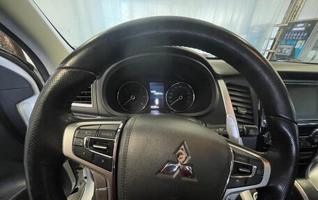 Mitsubishi Pajero Sport III рестайлинг, 2018 год, 3 300 000 рублей, 16 фотография