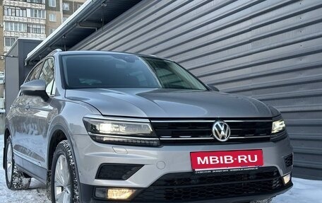 Volkswagen Tiguan II, 2020 год, 2 899 000 рублей, 2 фотография