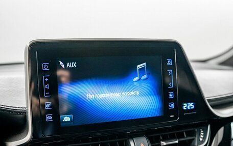 Toyota C-HR I рестайлинг, 2018 год, 2 480 000 рублей, 12 фотография