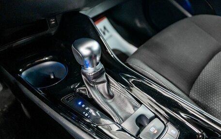 Toyota C-HR I рестайлинг, 2018 год, 2 480 000 рублей, 15 фотография