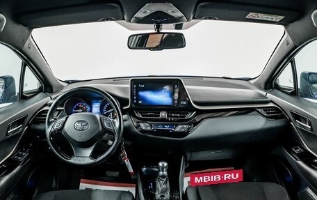 Toyota C-HR I рестайлинг, 2018 год, 2 480 000 рублей, 8 фотография