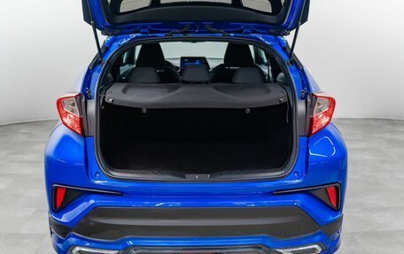 Toyota C-HR I рестайлинг, 2018 год, 2 480 000 рублей, 17 фотография