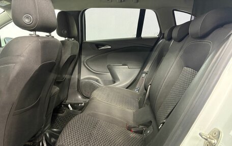 Opel Astra K, 2018 год, 1 590 000 рублей, 13 фотография