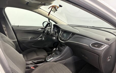 Opel Astra K, 2018 год, 1 590 000 рублей, 10 фотография