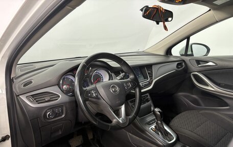 Opel Astra K, 2018 год, 1 590 000 рублей, 12 фотография