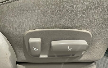 Toyota Sequoia II рестайлинг, 2002 год, 1 199 000 рублей, 16 фотография