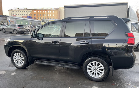 Toyota Land Cruiser Prado 150 рестайлинг 2, 2021 год, 5 810 000 рублей, 8 фотография