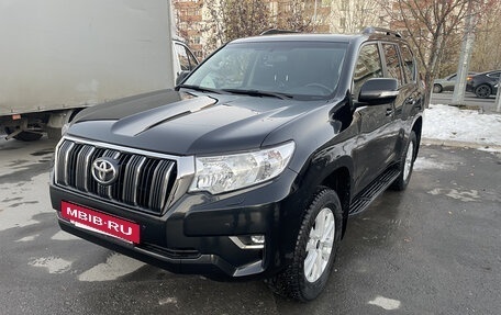 Toyota Land Cruiser Prado 150 рестайлинг 2, 2021 год, 5 810 000 рублей, 9 фотография