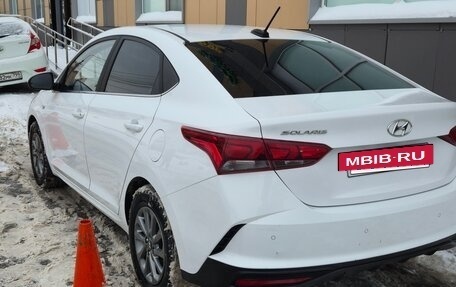 Hyundai Solaris II рестайлинг, 2021 год, 1 830 000 рублей, 3 фотография