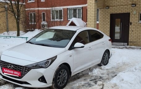 Hyundai Solaris II рестайлинг, 2021 год, 1 830 000 рублей, 9 фотография