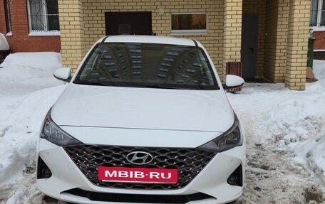 Hyundai Solaris II рестайлинг, 2021 год, 1 830 000 рублей, 8 фотография