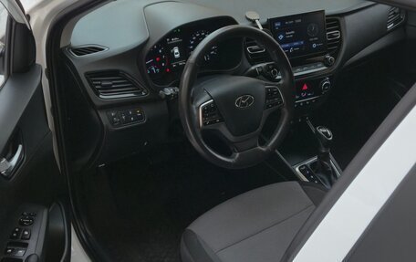 Hyundai Solaris II рестайлинг, 2021 год, 1 830 000 рублей, 28 фотография