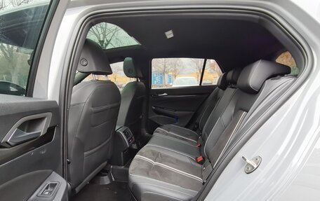 Volkswagen Golf VIII, 2021 год, 1 995 000 рублей, 13 фотография