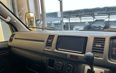 Toyota HiAce H200, 2011 год, 2 205 000 рублей, 7 фотография