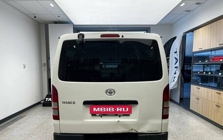 Toyota HiAce H200, 2011 год, 2 205 000 рублей, 5 фотография
