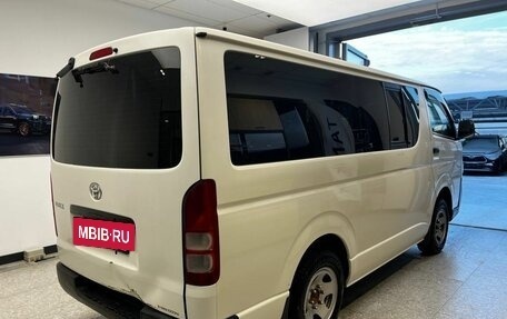 Toyota HiAce H200, 2011 год, 2 205 000 рублей, 4 фотография