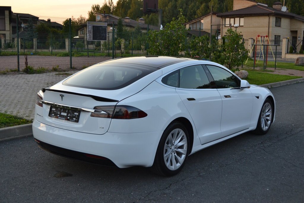 Tesla Model S I рестайлинг, 2016 год, 800 000 рублей, 11 фотография