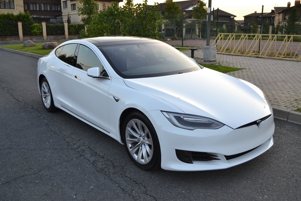 Tesla Model S I рестайлинг, 2016 год, 800 000 рублей, 2 фотография