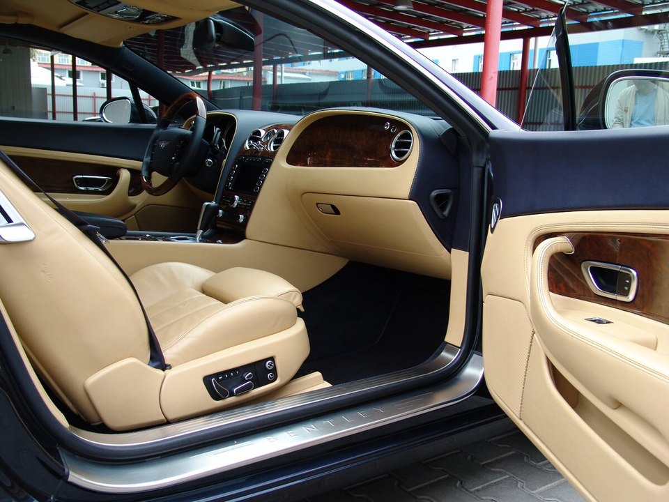 Bentley Continental GT, 2009 год, 700 000 рублей, 9 фотография