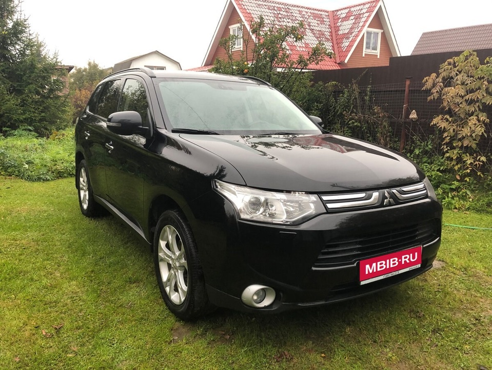 Mitsubishi Outlander III, 2014 год, 490 000 рублей, 2 фотография