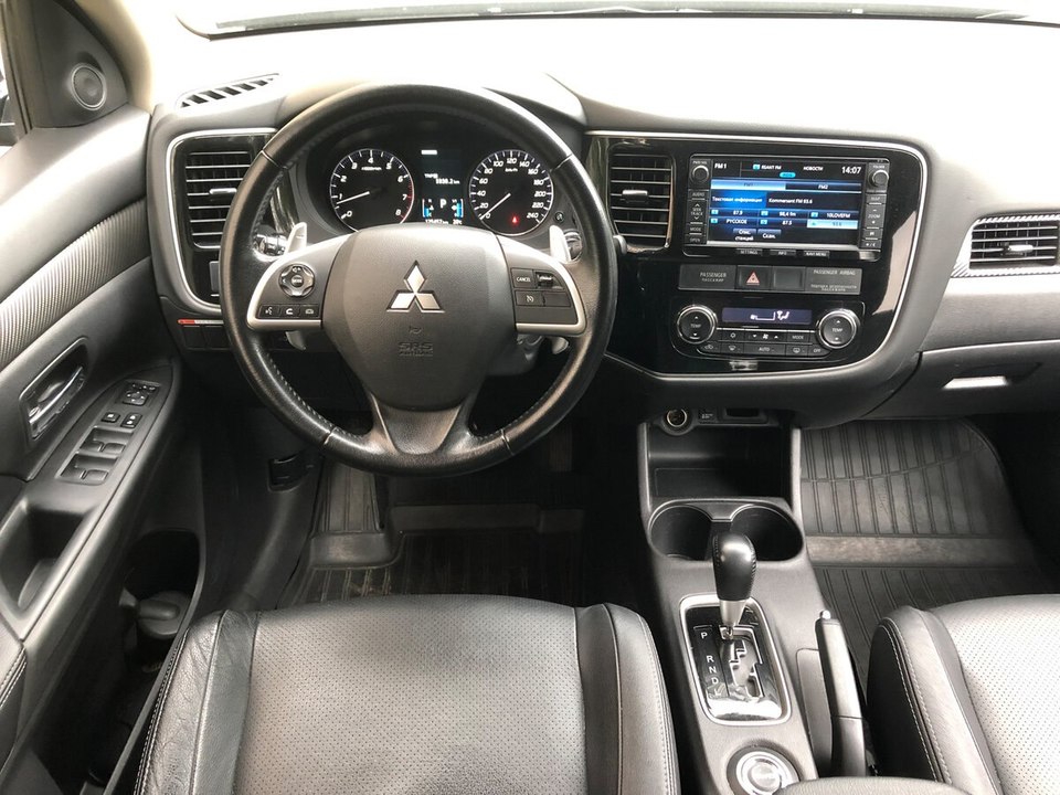 Mitsubishi Outlander III, 2014 год, 490 000 рублей, 3 фотография