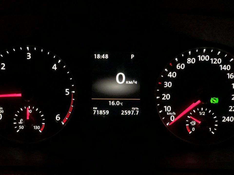 Volkswagen Multivan T6, 2016 год, 900 000 рублей, 10 фотография