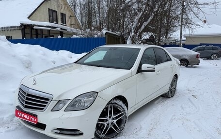 Mercedes-Benz E-Класс, 2011 год, 1 690 000 рублей, 1 фотография